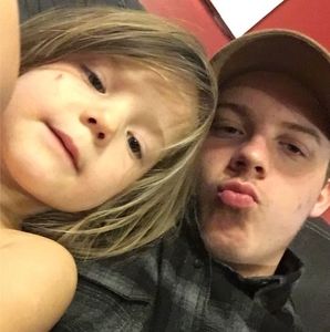 Meet your Posher, Lee